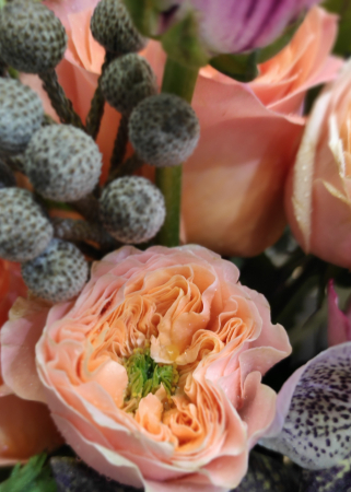 Aranjament floral portocaliu cu mov cu anemone si orhidee [4]