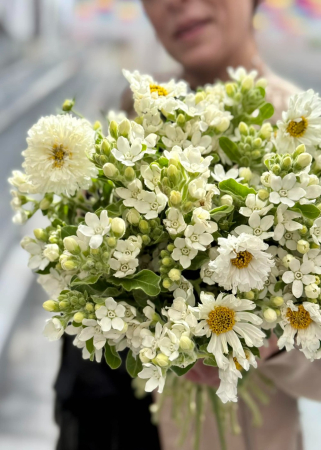 Buchet de mireasa din flori Cosmos si oxypetalum [1]