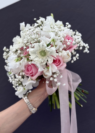 BUCHETE MIREASA & NASA - Buchet de mireasa din trandafiri gypsophila lathyrus scabiosa