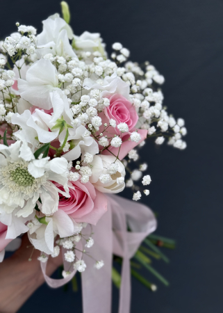 Buchet de mireasa din trandafiri gypsophila lathyrus scabiosa [2]