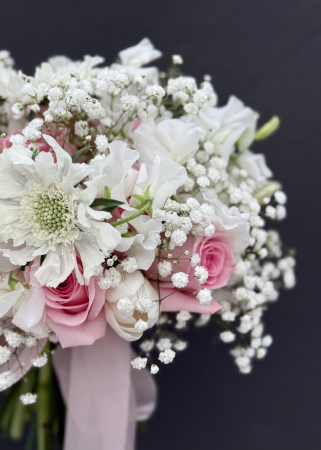 Buchet de mireasa din trandafiri gypsophila lathyrus scabiosa [4]