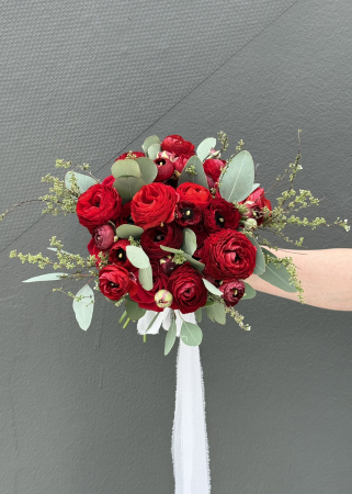 Buchet de mireasa/nasa rosu din trandafiri si ranunculus [8]