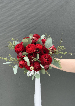 Buchet de mireasa/nasa rosu din trandafiri si ranunculus [5]