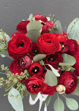 Buchet de mireasa/nasa rosu din trandafiri si ranunculus [6]