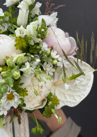 Buchet de mireasa rustic alb din flori de camp [4]