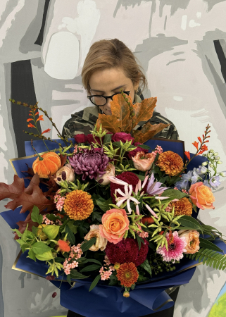 TOATE - Buchet de toamna din crizanteme mov trandafiri dalii celosia nerina