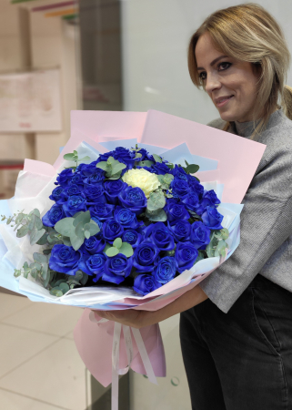 PREMIUM - Buchet de trandafiri albastri perfecti pentru o ocazie speciala