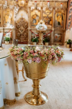 EVENIMENTE - Decor cristelnita botez fetita cu flori naturale roz