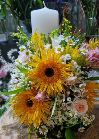 LUMANARI BOTEZ - Lumanare de botez unisex cu gerbera franjurata portocalie