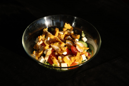 Salata Caesar cu snitel de pui