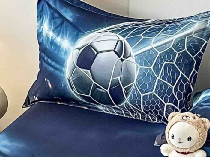 Husa de Pat cu Elastic Bumbac Finet 5D, Pat Dublu, cu 2 Fete de Perna, 160x200 cm - Verde, Fotbal [4]