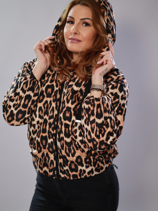 Geacă scurtă alb-maro animal print cu glugă [2]