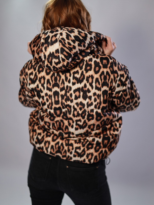 Geacă scurtă alb-maro animal print cu glugă [3]