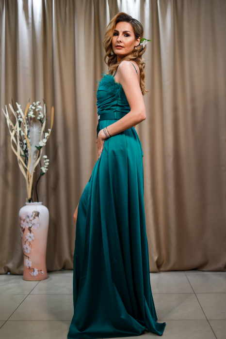 Rochie elegantă lungă verde bust buretat cu pene [3]