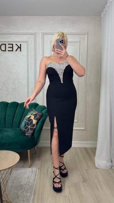 Rochie Elegantă Neagră cu Aplicații Strălucitoare [4]