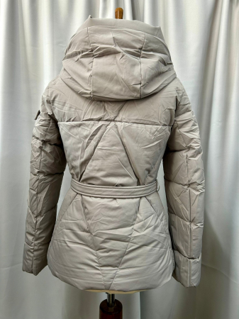 Geacă scurtă bej inchis  glugă detașabilî  si cordon cu capse [1]