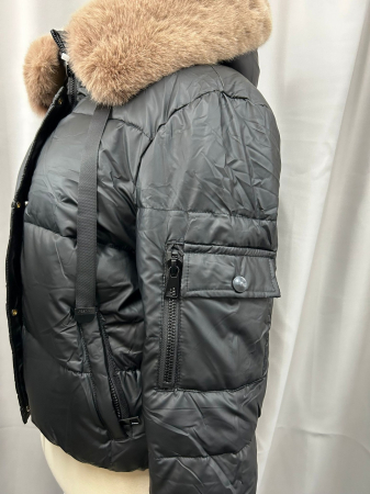 Geacă scurtă neagră cu guler detașabil [1]