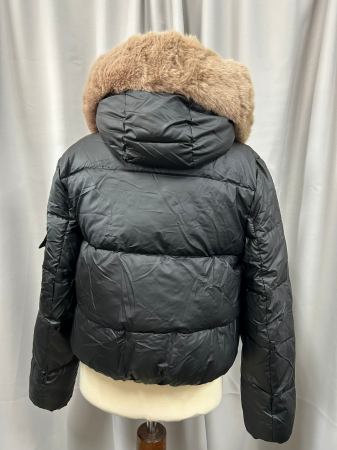 Geacă scurtă neagră cu guler detașabil [2]