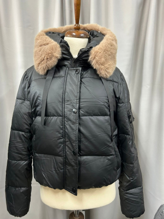 Geacă scurtă neagră cu guler detașabil [0]