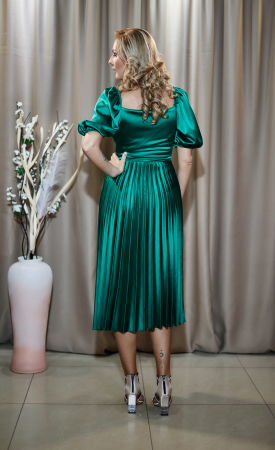 Rochie midi elegantă cloș verde [1]