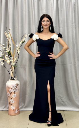 Rochii elegante lungi - Rochie Elegantă Lungă Negră cu Umeri din Trandafiri alb negru