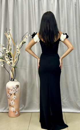Rochie Elegantă Lungă Negră cu Umeri din Trandafiri alb negru [3]