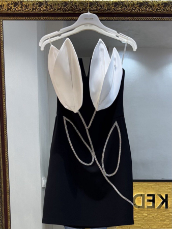 Rochie Elegantă Scurtă Neagră [2]