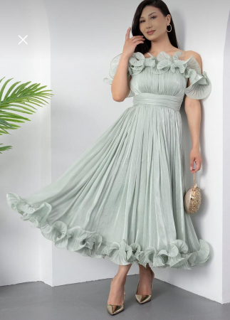 MĂRIMI MARI - Rochie Elegantă Vernil cu Volane și Umeri Goi