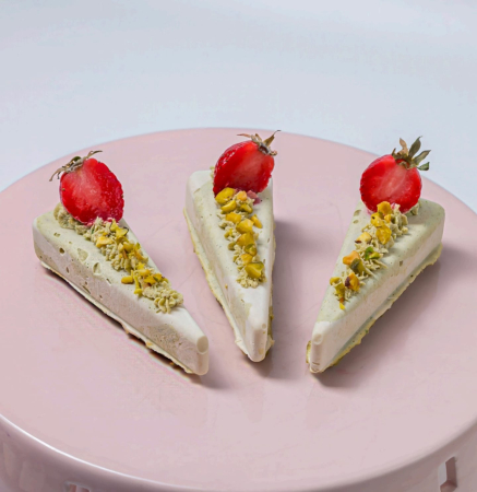 Prajituri - Prajitura Zebra cu Fistic și Ciocolată Albă - KETO