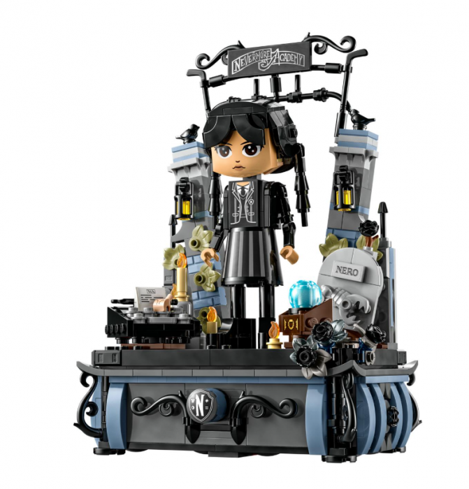 Lego Wednesday: Wednesday Addams [1]
