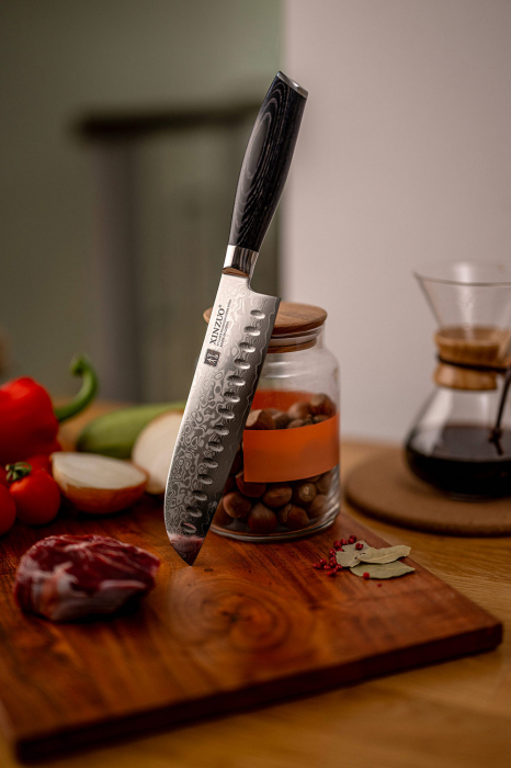 Cutit de bucatarie profesional din otel de Damasc, Xinzuo, lungimea lamei 178 mm, 67 straturi, pentru carne, legume, fructe, feliere, gatit zilnic, rezistent la coroziune si rugina, negru [10]