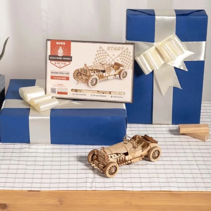 Kit de construcție mașină clasică de curse din lemn, Robotime ROKR GP Car, 220 piese [9]