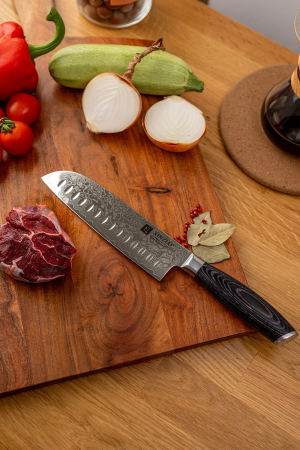 Cutit de bucatarie profesional din otel de Damasc, Xinzuo, lungimea lamei 178 mm, 67 straturi, pentru carne, legume, fructe, feliere, gatit zilnic, rezistent la coroziune si rugina, negru [8]