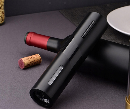 Set deschizator sticla cu tirbuson electric, dop vacuum, palnie, cutter folie, suport, negru [6]