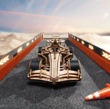 Set puzzle 3D din lemn, Robotime F1 Racing Car, 246 piese [3]