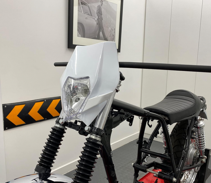 Carena si far fata pentru motociclete, alba, cu faza scurta si lunga – Model universal pentru ENDURO / Trail / Streetfighter [13]