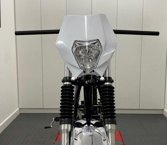 Carena si far fata pentru motociclete, alba, cu faza scurta si lunga – Model universal pentru ENDURO / Trail / Streetfighter [12]