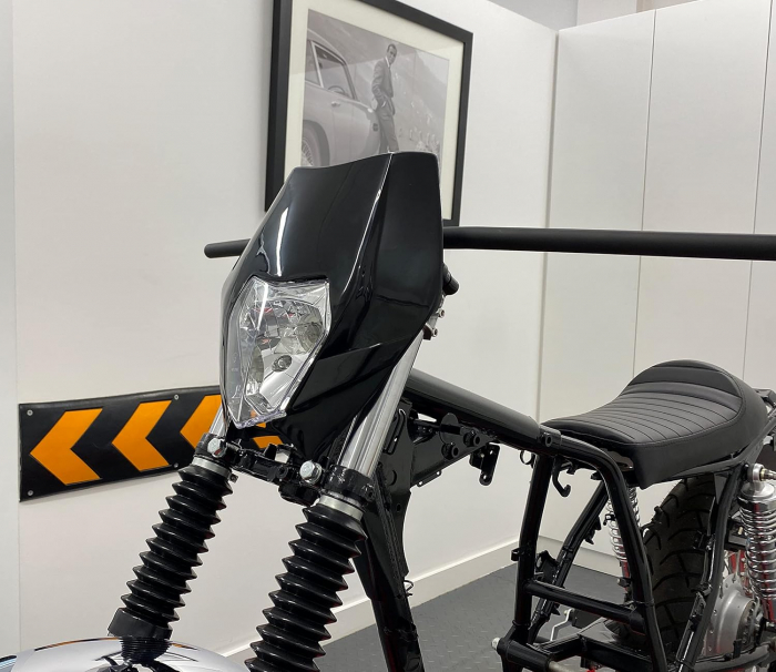 Carena si far fata pentru motociclete, negru, cu faza scurta si lunga – Model universal pentru ENDURO / Trail / Streetfighter [14]