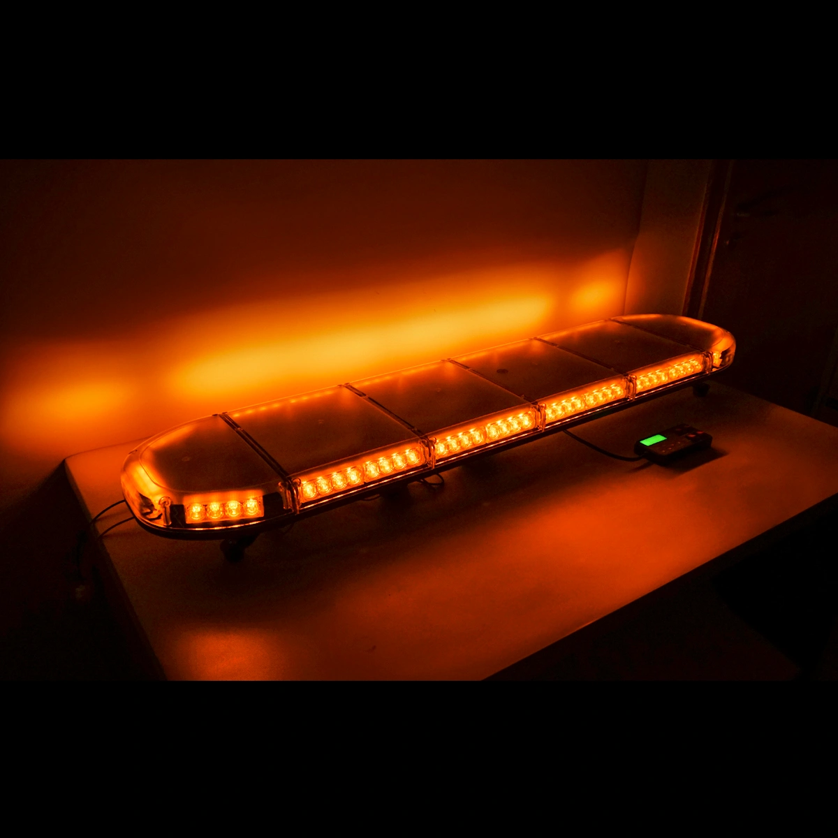 Girofar Rampa luminoasa 12-24V cu lumina galbena 1290x275x125mm [1]
