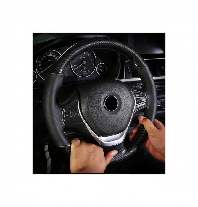 Husa volan cu ac si ata din piele cu gaurele marime M, culoare negru+carbon si cusatura gri PREMIUM Cod: LUXFST02 [1]