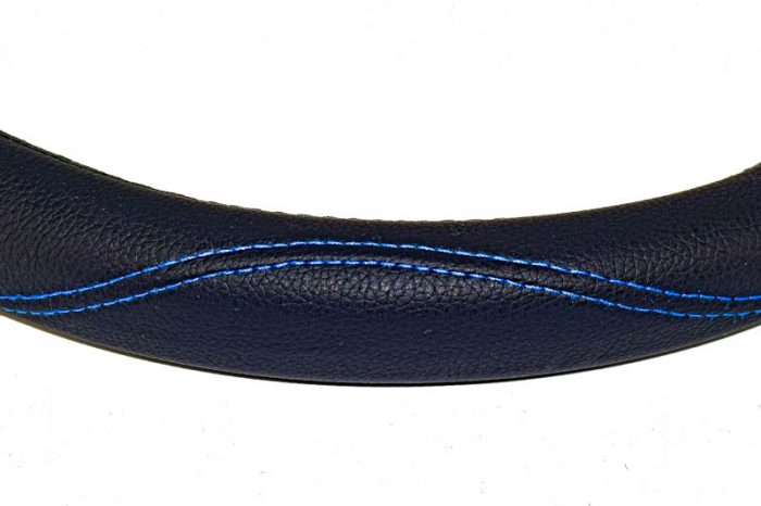Husa volan FX61 din imitatie de piele marime: M culoare: negru cusatura albastra [2]