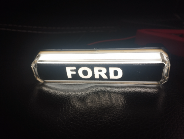 Lampa gabarit cu LOGO NEON ALB FORD 12-24V [2]