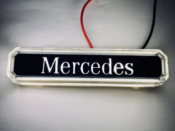 Lampa gabarit cu LOGO NEON Alba Mercedes 12-24 V [1]