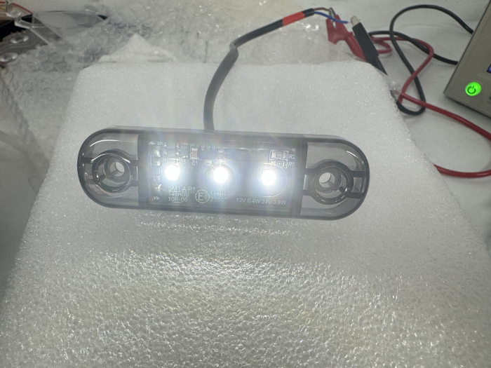Lampa gabarit laterala LED alb fumuriu rezistent la apă IP67, 12V/24V Cablu 30 cm - E9 10R-06, ECE R10, ECE R148 [7]
