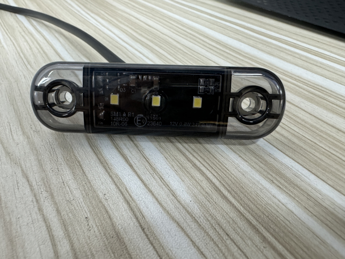 Lampa gabarit laterala LED alb fumuriu rezistent la apă IP67, 12V/24V Cablu 30 cm - E9 10R-06, ECE R10, ECE R148 [9]