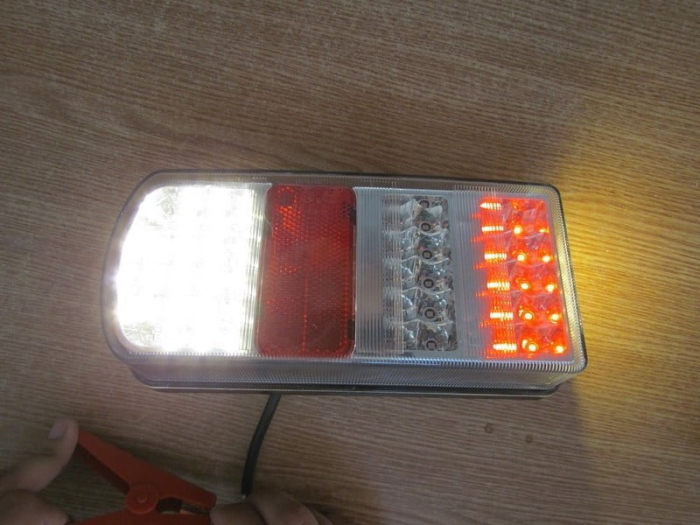 Lampa stop camion DF TRL006 LED 12V [3]