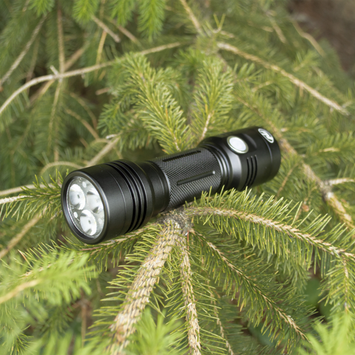 Lanterna dubla PNI Adventure F200 din aluminiu cu LED, acumulator 4000mAh si port micro USB, 3 LED-uri cu deschidere mare si unul cu focus, ambele au 3 niveluri de putere [20]