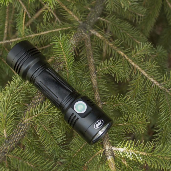 Lanterna dubla PNI Adventure F200 din aluminiu cu LED, acumulator 4000mAh si port micro USB, 3 LED-uri cu deschidere mare si unul cu focus, ambele au 3 niveluri de putere [19]