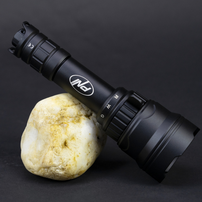 Lanterna PNI Adventure F300 cu LED in 3 culori, alb, rosu, verde, max. 10W, IPX6, distanta 536 m, flux luminos 540 lm, acumulator 18650 3000mAh inclus, incarcator pentru acumulator inclus, functie zoo [26]