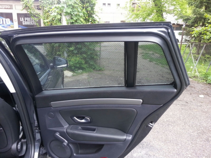 Perdelute  interior Renault Laguna III (2007-2015) break [1]